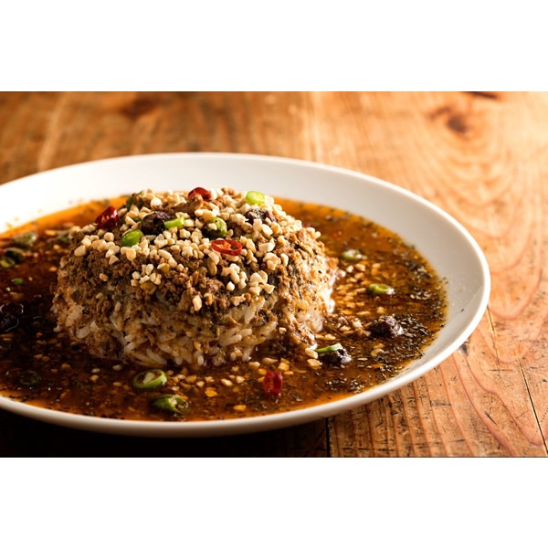 添加物・着色料不使用、美味しさと体の喜びにこだわった。キノコとセロリのキーマカレー